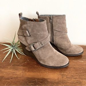 Lucky Brand | Suede Ankle Booties (8.5)